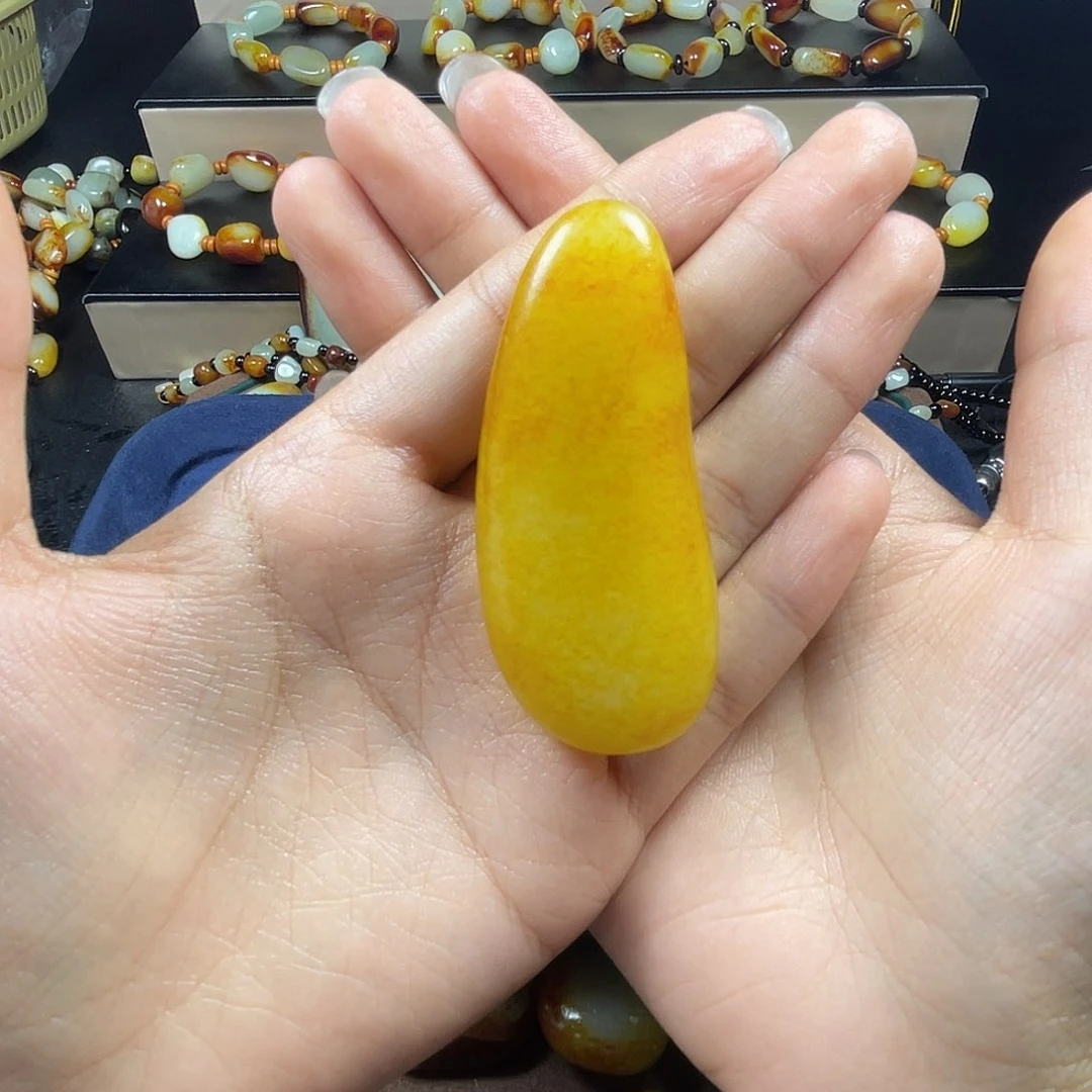 和田玉未镶嵌颈饰龙****筑