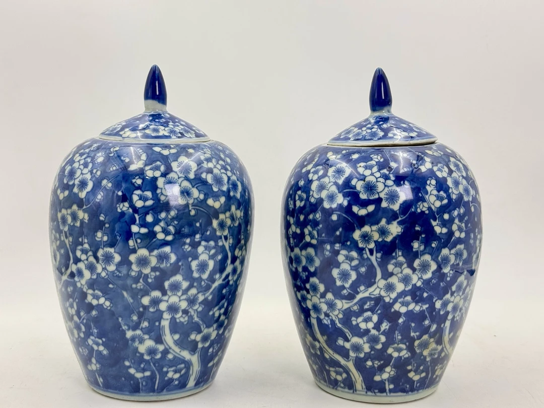 精品青花留白冰梅冬瓜罐