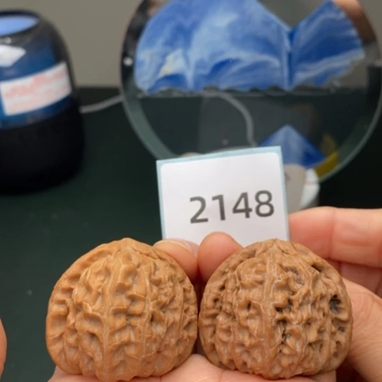 文玩核桃把件38全品三角白2148