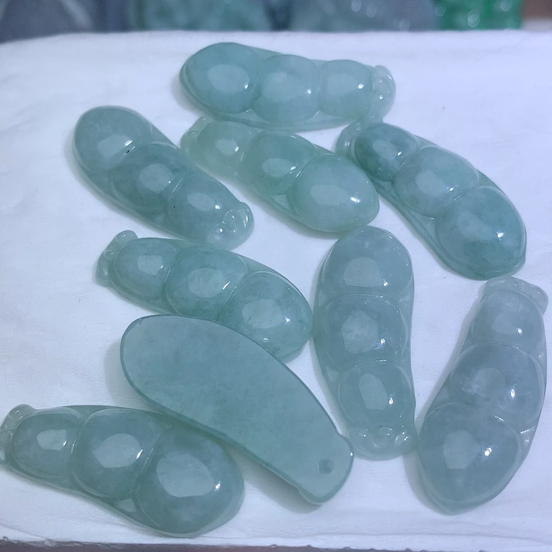 翡翠未镶嵌颈饰发1个