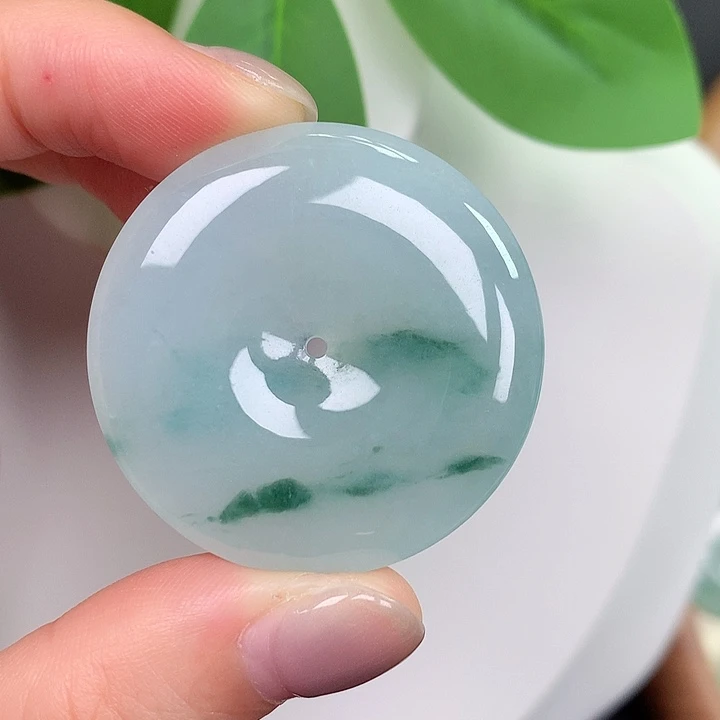 翡翠未镶嵌颈饰68/35.7-5.8mm
