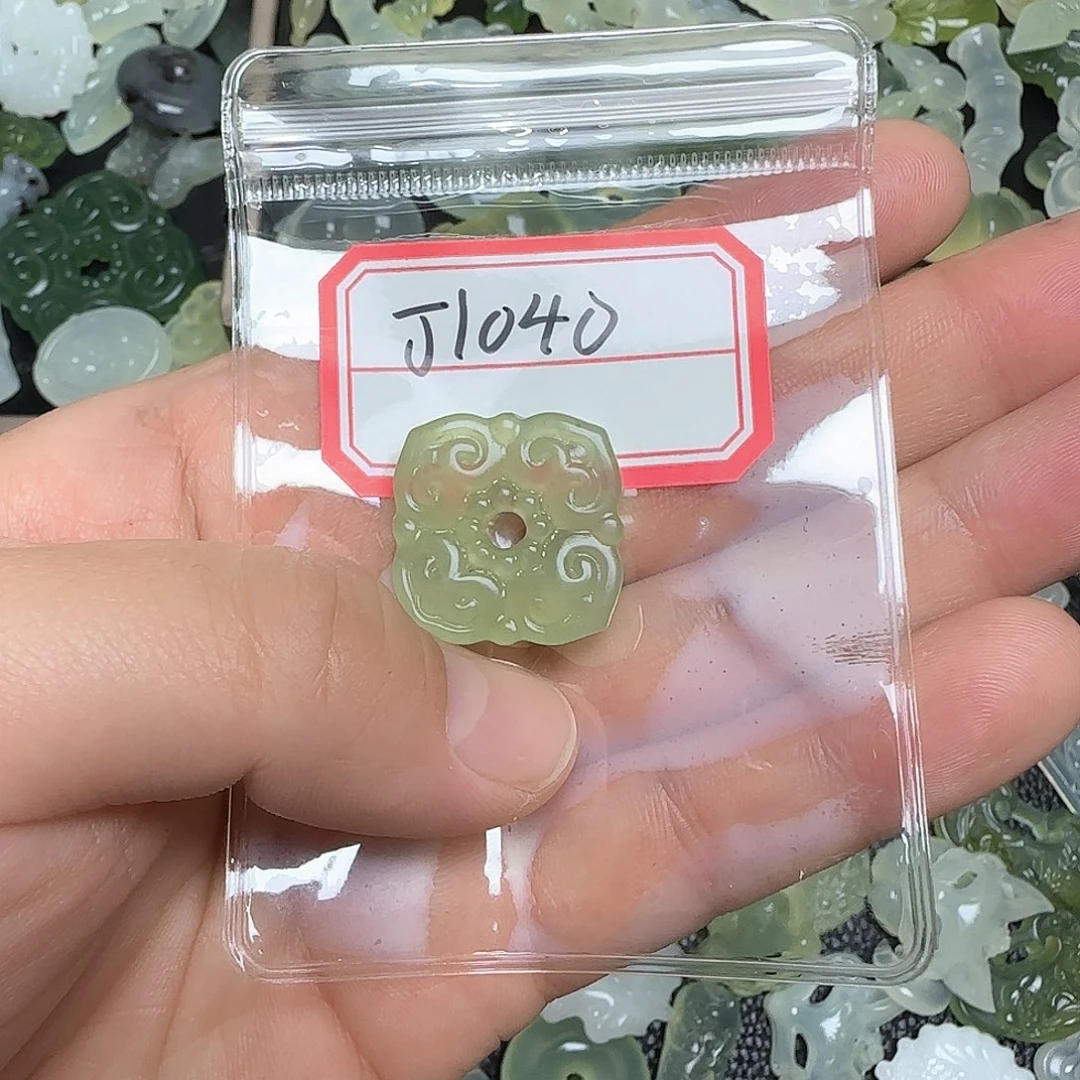 蛇纹石玉颈饰未镶嵌执****