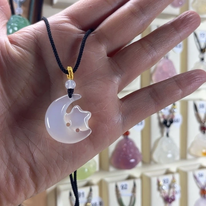 玛瑙/玉髓颈饰未镶嵌此***。