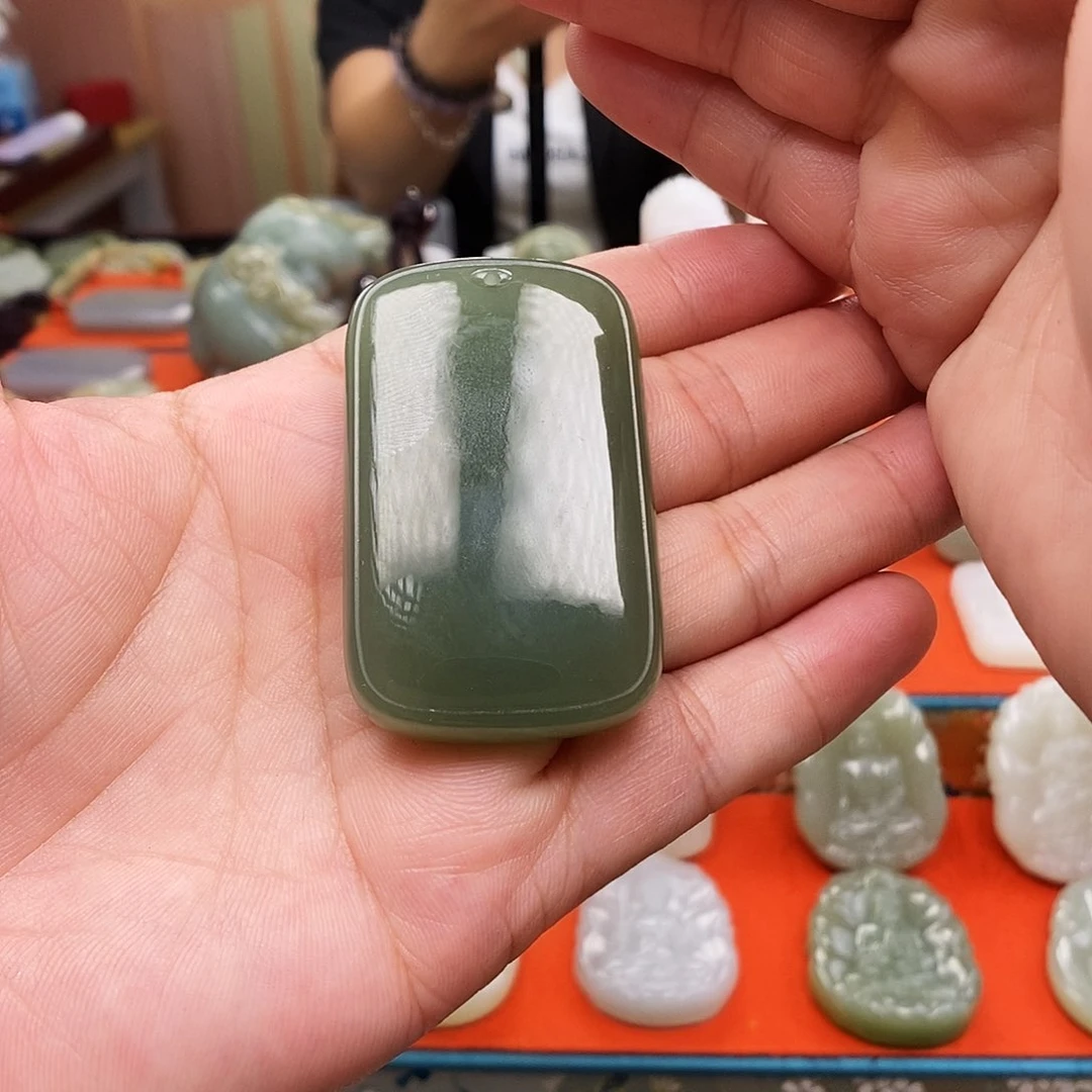 颈饰未镶嵌和田玉清*