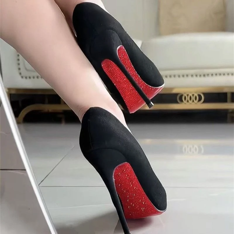 春秋款红底钻细跟单鞋女2026新款黑色绒面尖头气质不累脚高跟鞋女