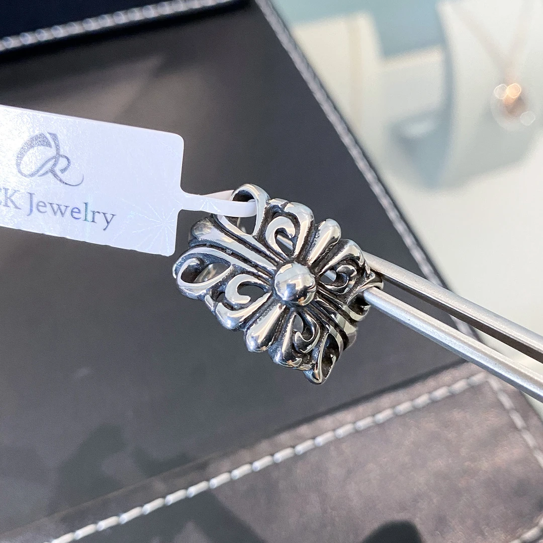 CK 钛钢戒指 复古鸢尾花纹开口男女戒指文艺气质潮流时尚情侣礼物