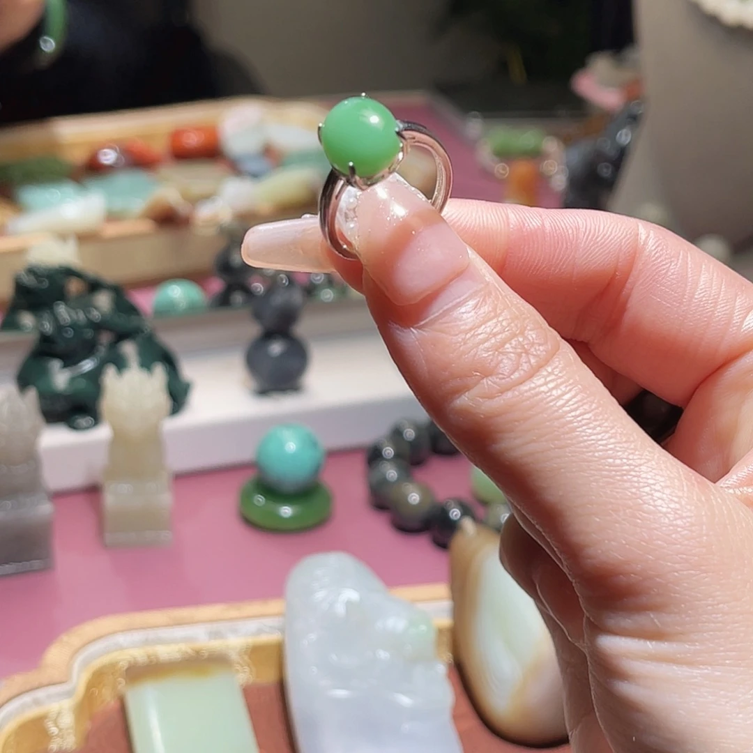 和田玉未镶嵌戒指