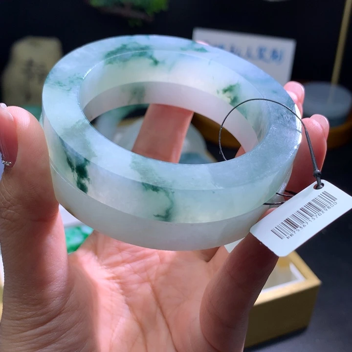 定制翡翠未镶嵌翡翠手镯