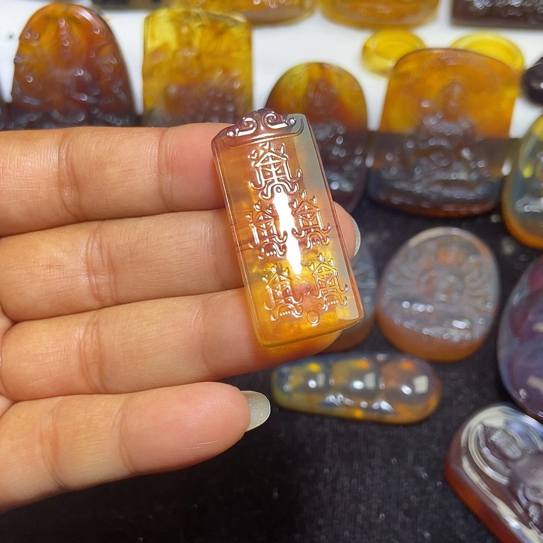 琥珀未镶嵌颈饰缅甸天然琥珀吊坠