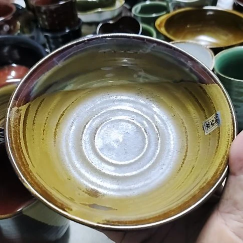 瓷片瓷片，各种摆件，均有瑕疵。沙锅！