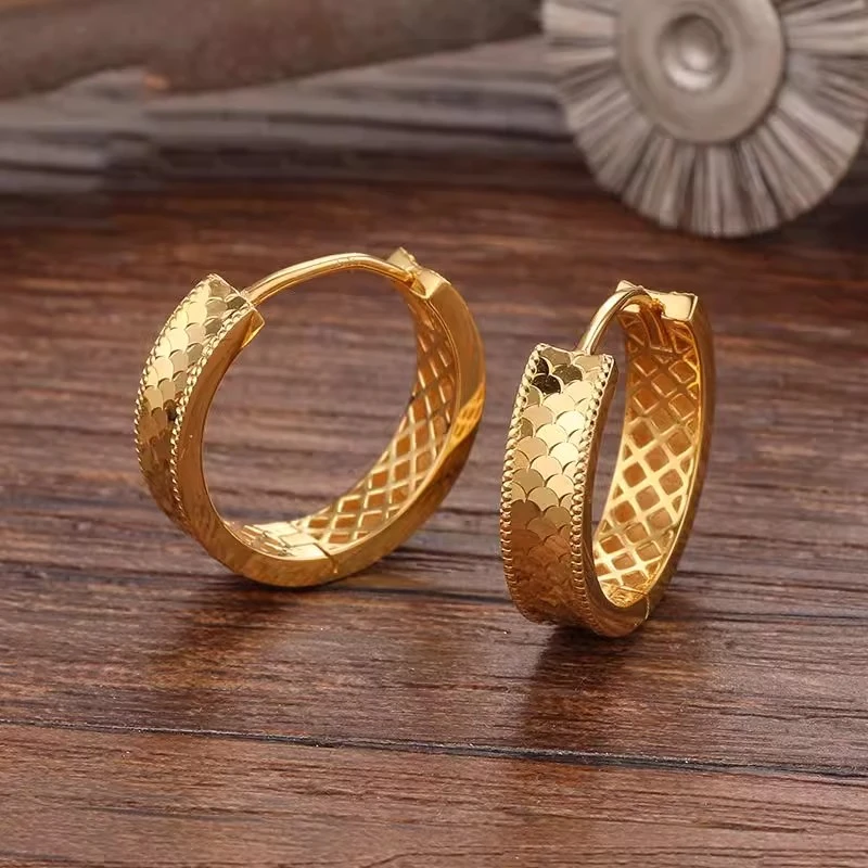 铜合金耳饰 新款爆闪耳环黄金色流光境耳扣小众百搭时尚镂空耳圈