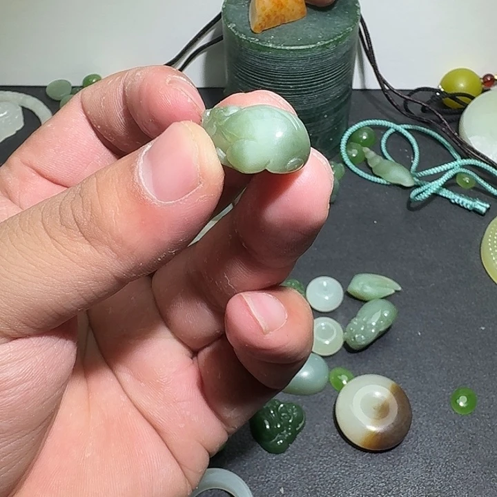 ༺***༻和田玉未镶嵌手链