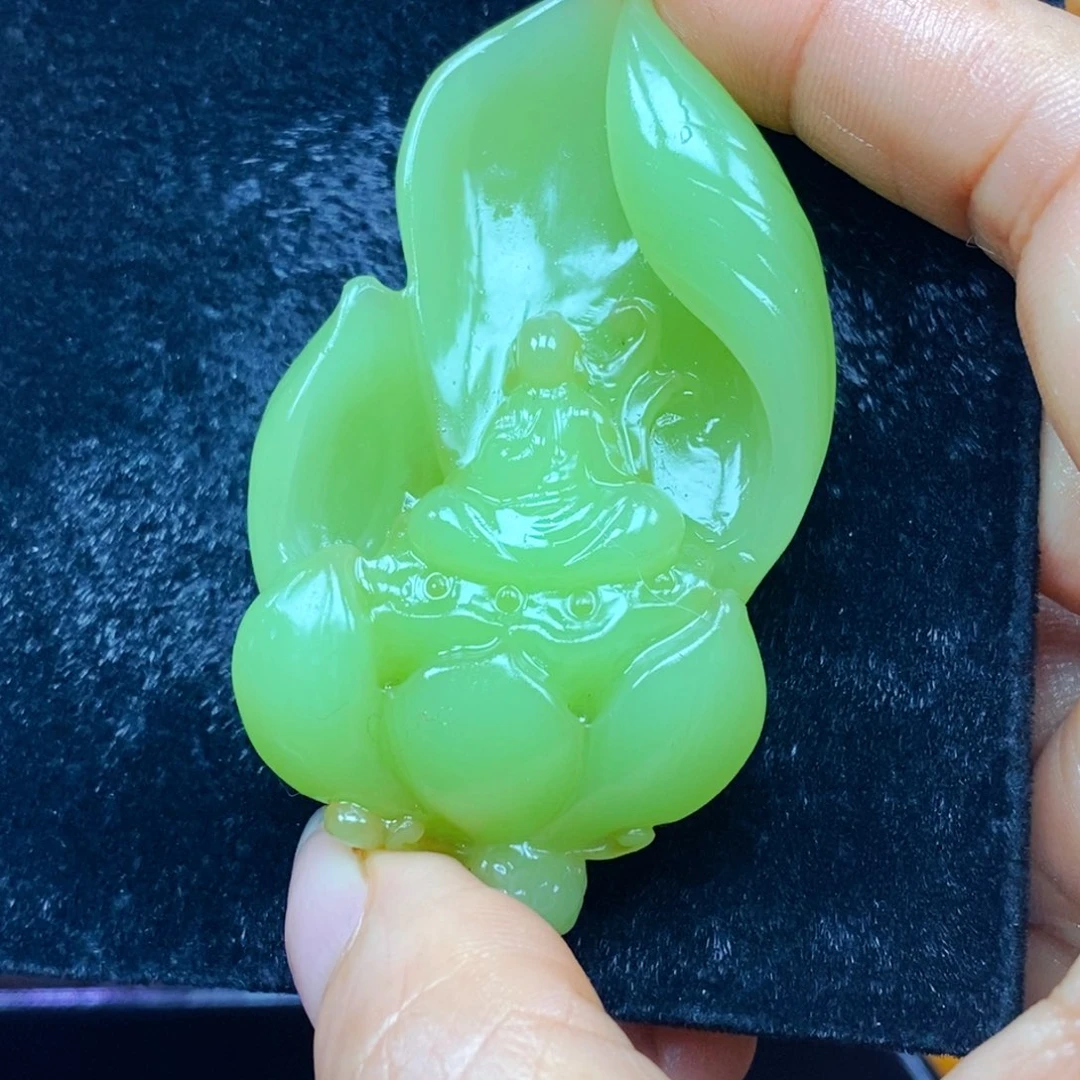 未镶嵌石英质玉（黄龙玉）颈饰