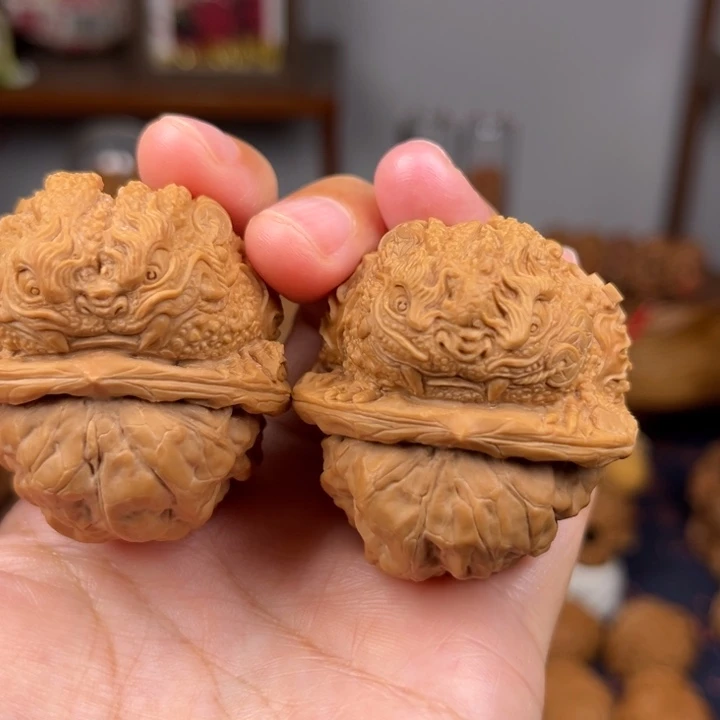 核桃把件龙蟾一对