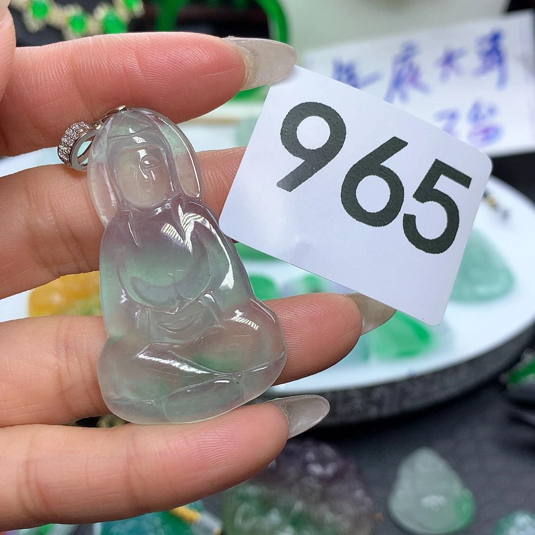 翡翠吊坠(赠链)未镶嵌