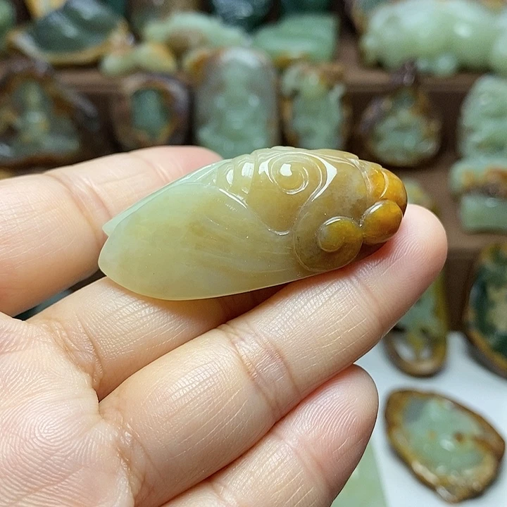 岫岩河磨玉（透闪石质玉）未镶嵌颈饰