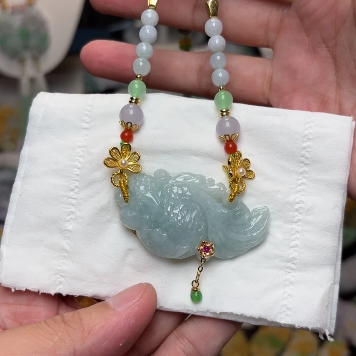 翡翠未镶嵌颈饰吊坠