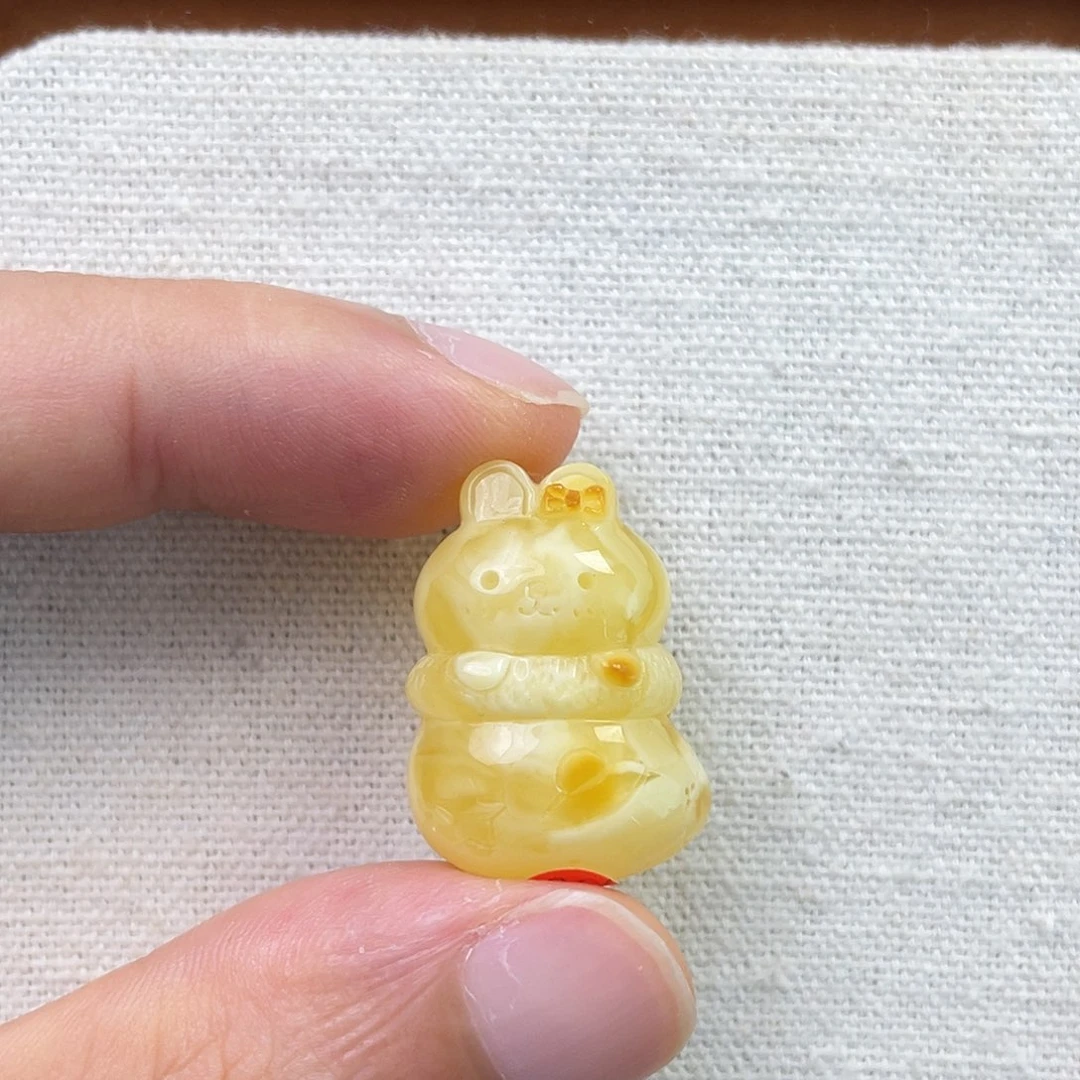 裸石琥珀未镶嵌袜子小兔