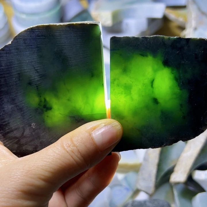 颈饰未镶嵌翡翠翡翠片料