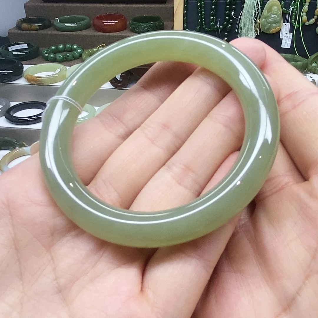 【闪购商品】未镶嵌手镯和田玉