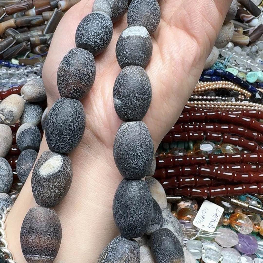 玛瑙/玉髓未镶嵌珠宝半成品一条18x24mm老玛瑙桶珠