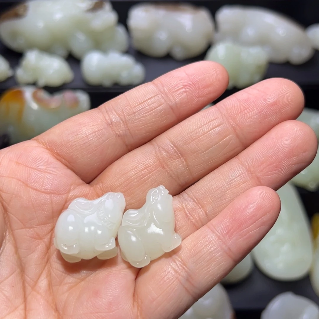 中***件和田玉未镶嵌颈饰