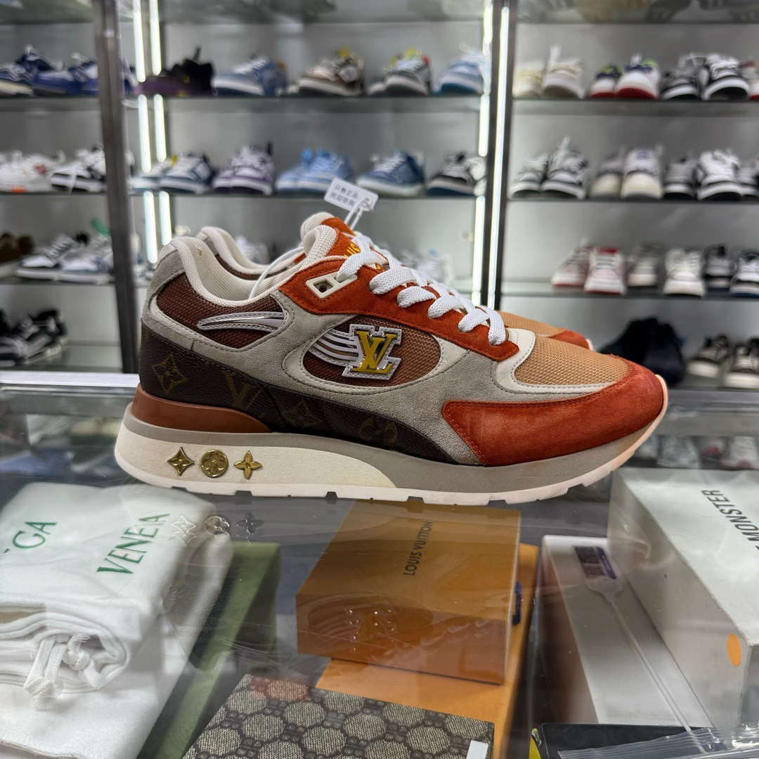 99新 LouisVuitton/路易威登 RUN AWAY 橙棕运动鞋 41码 YH18509