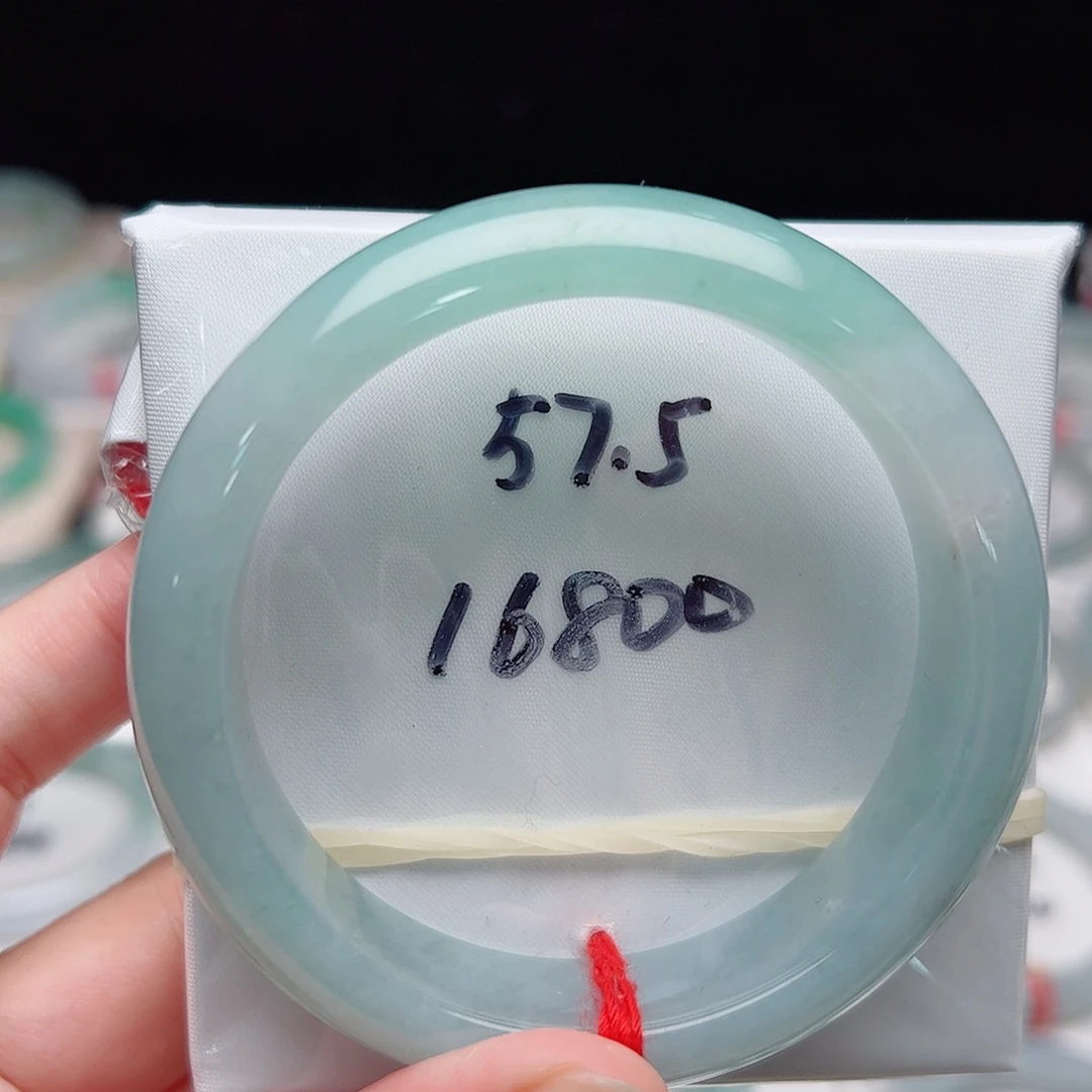 翡翠未镶嵌手镯A货