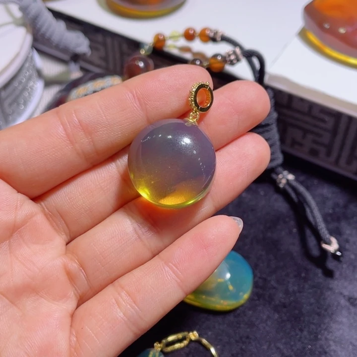 琥珀颈饰未镶嵌青*缅甸琥珀金兰吊坠