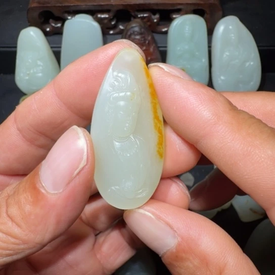 和田玉未镶嵌颈饰高****｝