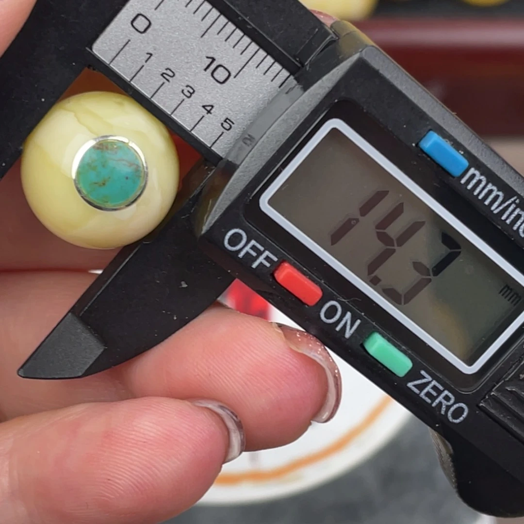 未镶嵌蜜蜡裸石微瑕458