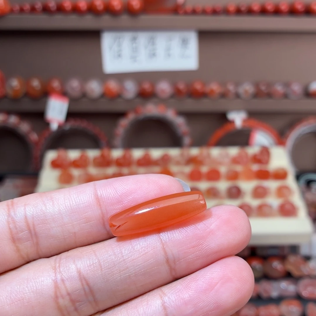 未镶嵌川料南红玛瑙桶珠24*7+