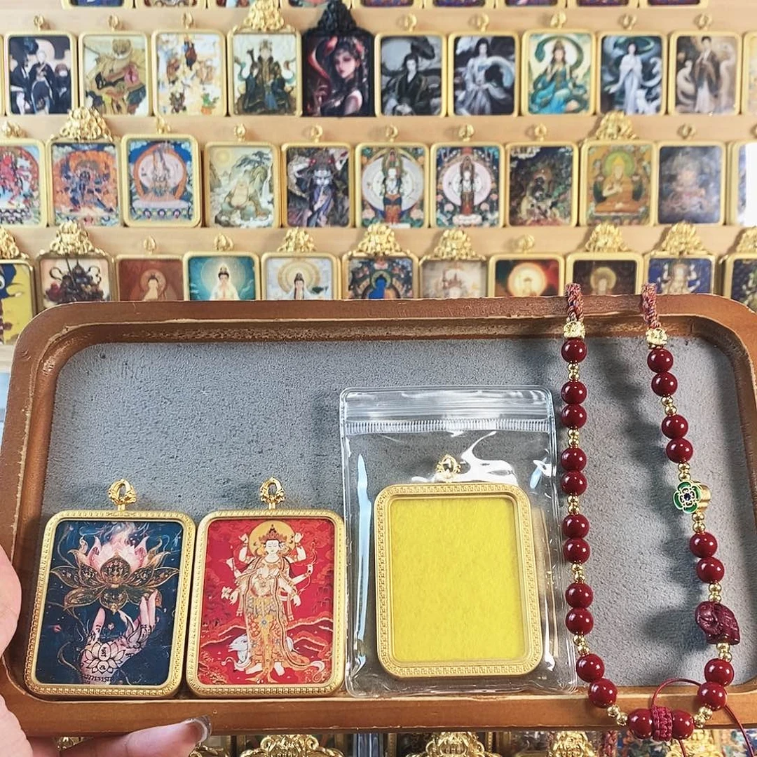 吊坠魔力支天莲花手唐卡