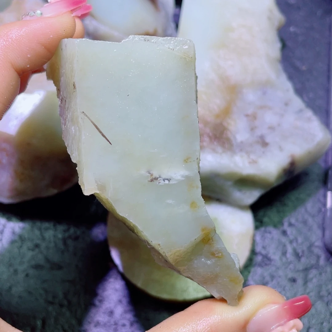 和田玉未镶嵌珠宝半成品