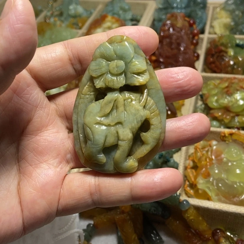 【闪购商品】蛇纹石玉未镶嵌颈饰