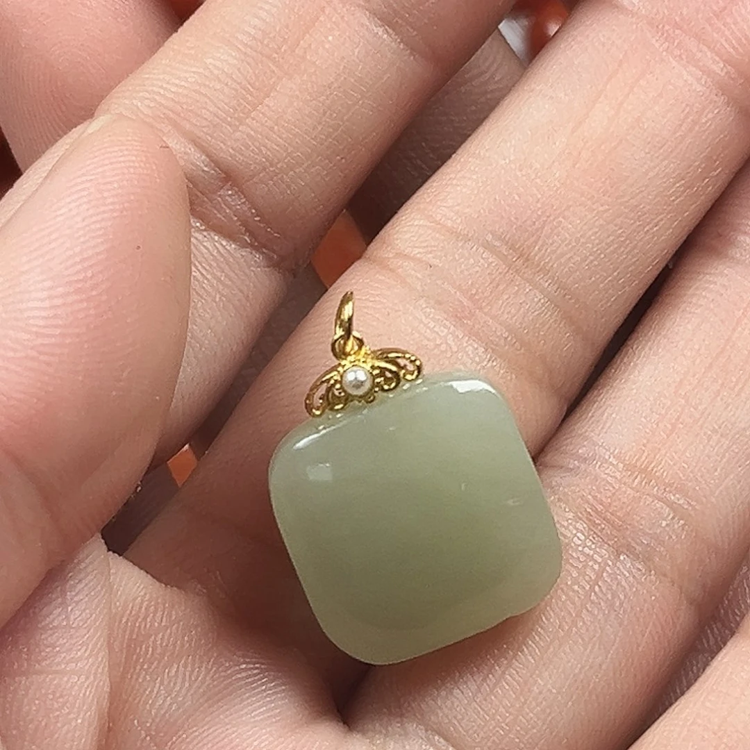 和田玉（糖玉）未镶嵌珠宝奇石