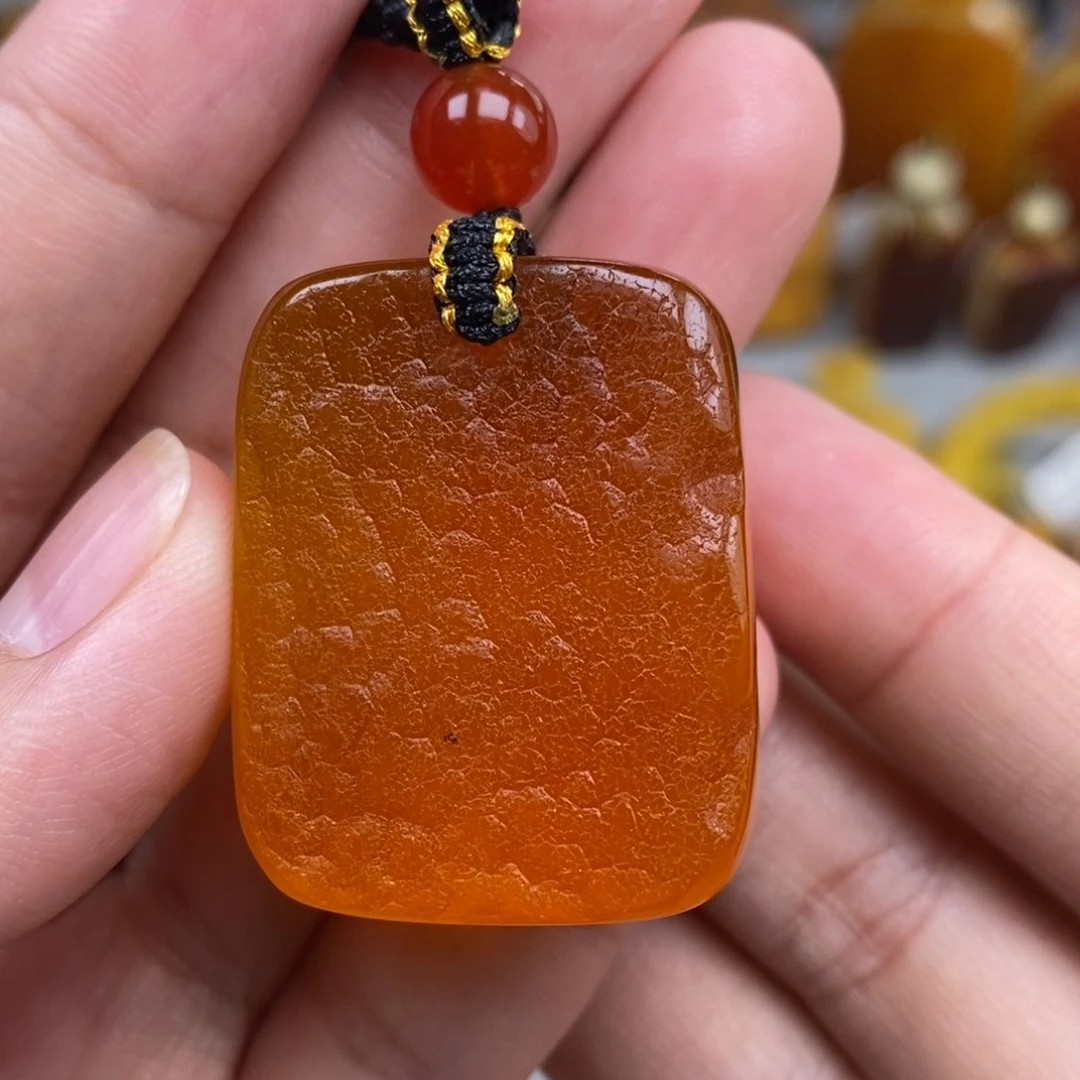 未镶嵌琥珀珠宝奇石