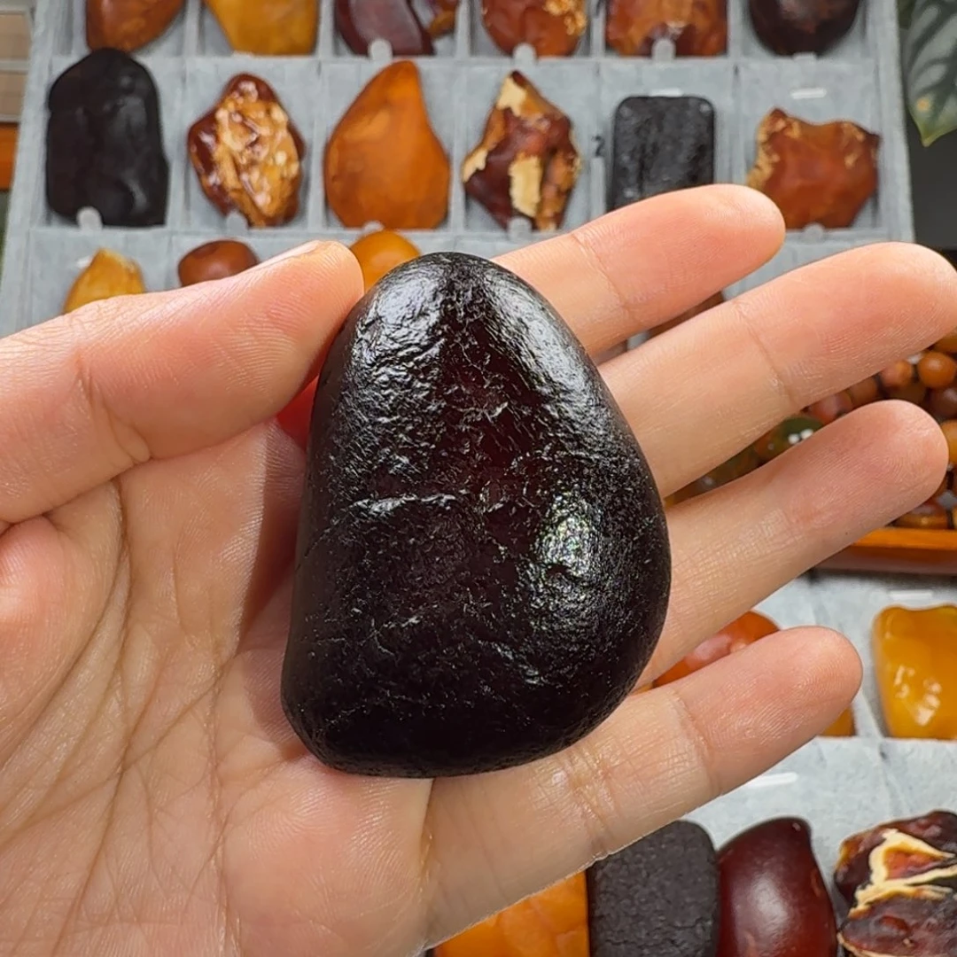 定制琥珀未镶嵌黑蛋全皮海漂原石