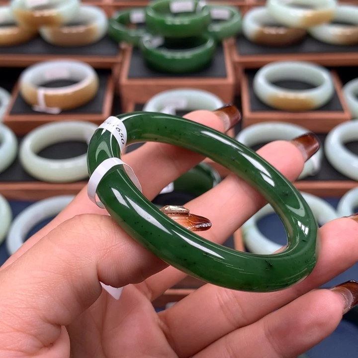 和田玉（碧玉）手镯未镶嵌