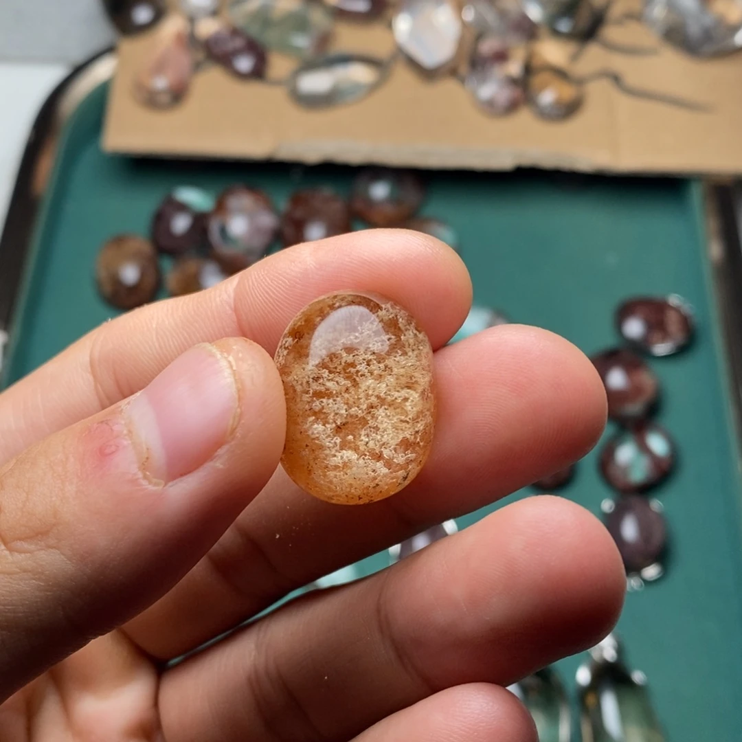 未镶嵌颈饰水晶水晶