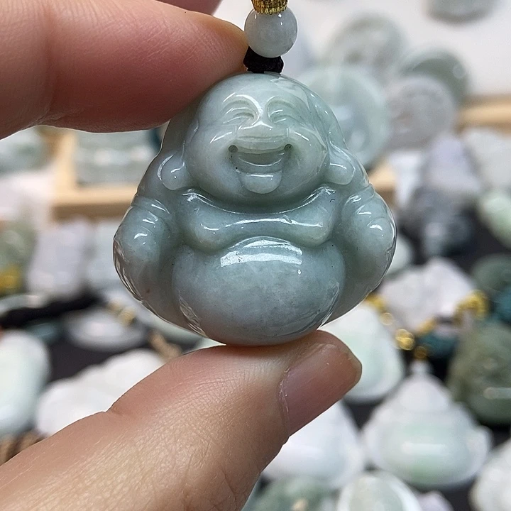 翡翠未镶嵌颈饰佛公