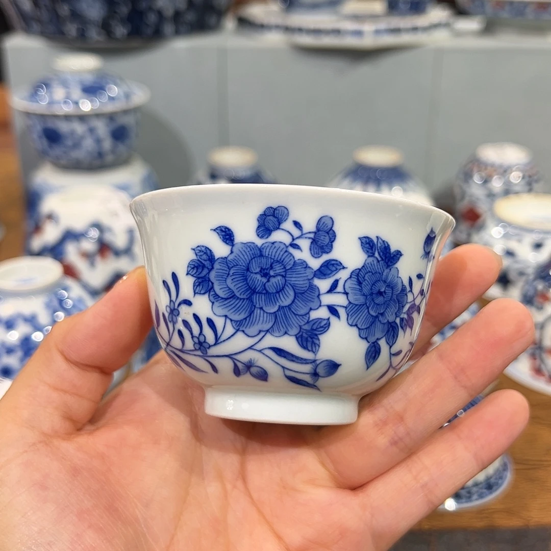 牡丹花卉蝶恋杯手绘