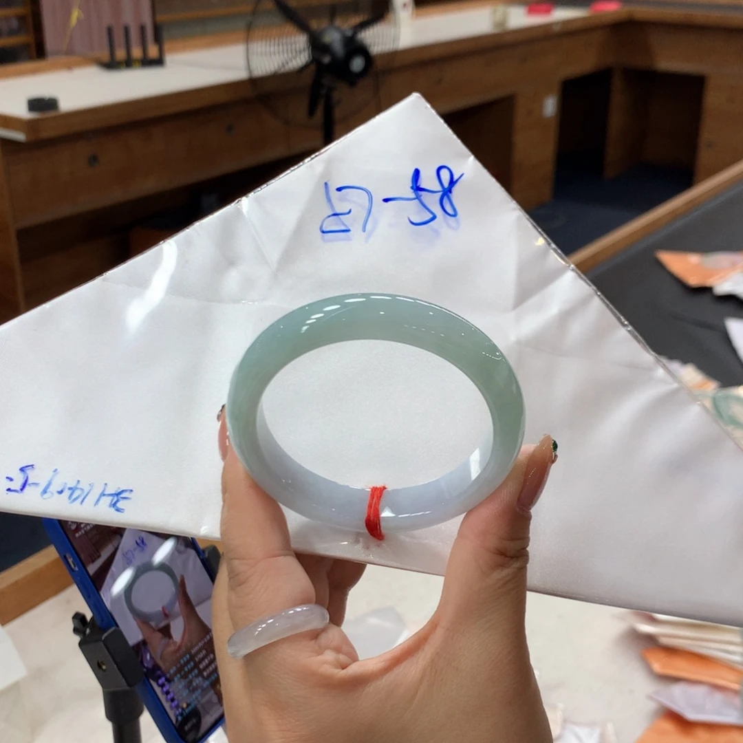 未镶嵌手镯翡翠48小时鉴赏