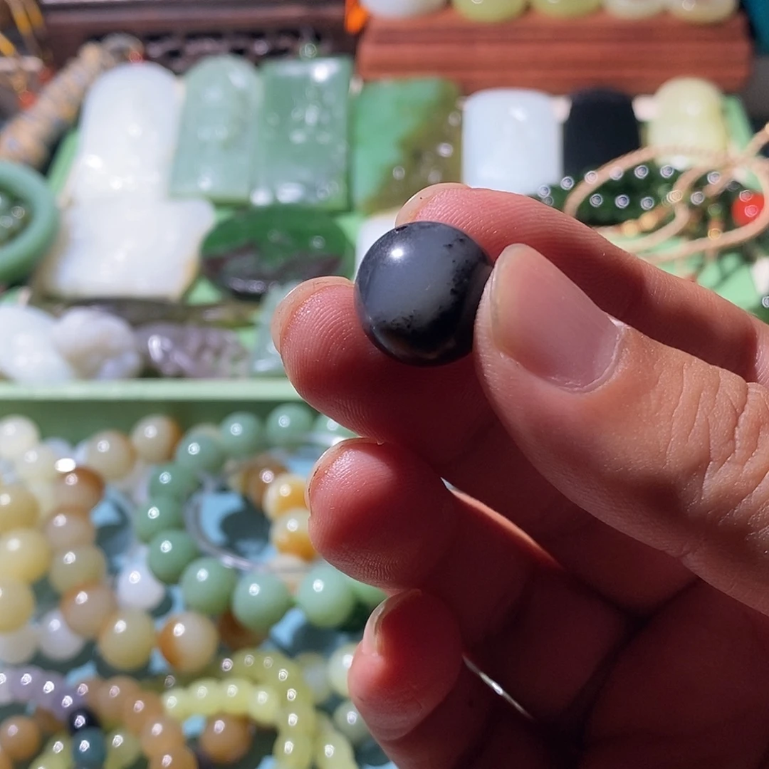 s***n和田玉未镶嵌颈饰