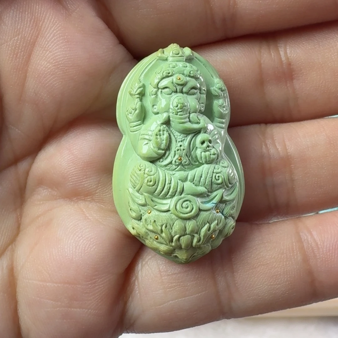 绿松石未镶嵌颈饰