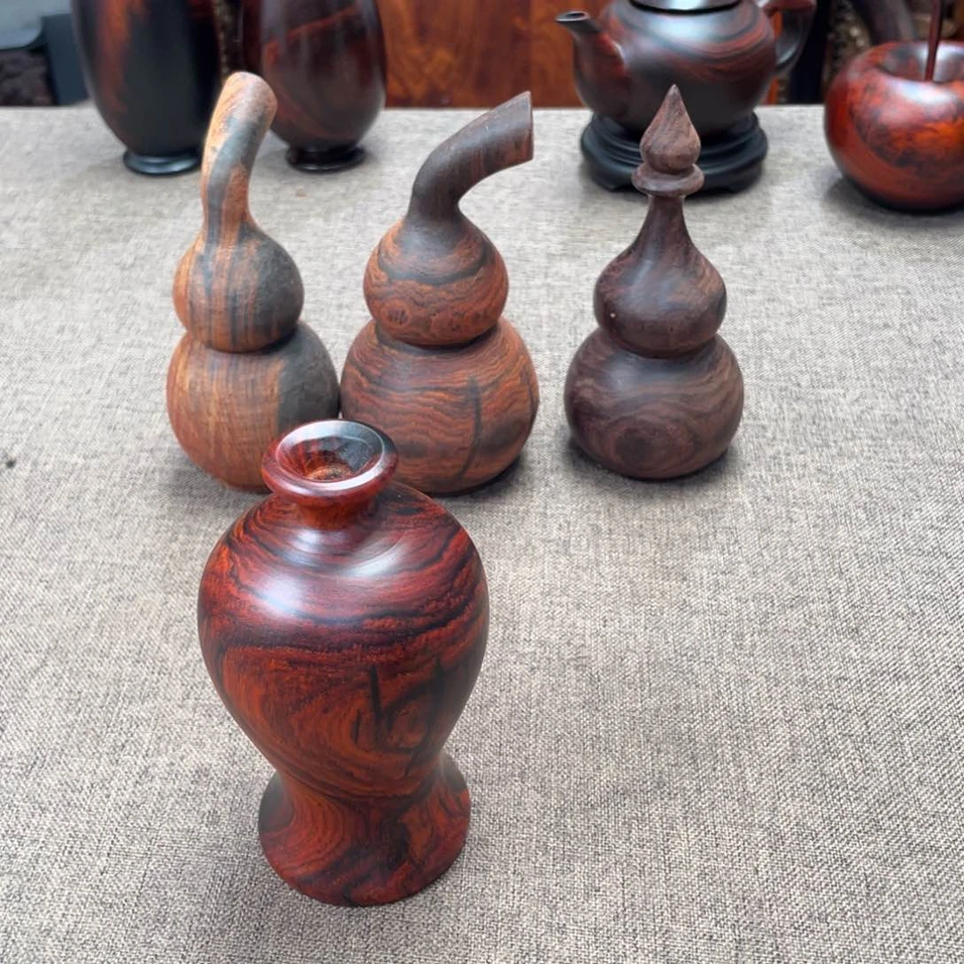 m***然交趾黄檀（大红酸枝）花瓶