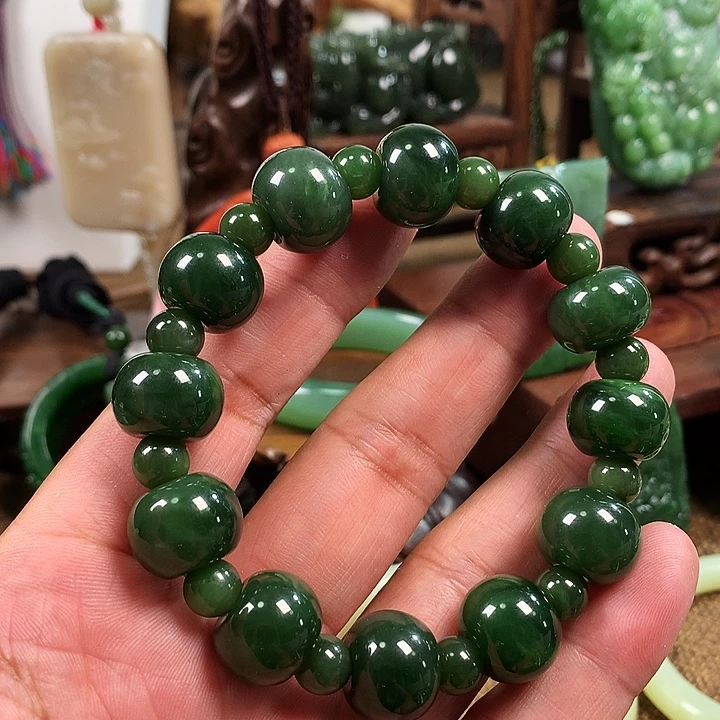 姐****和田玉（碧玉）未镶嵌颈饰