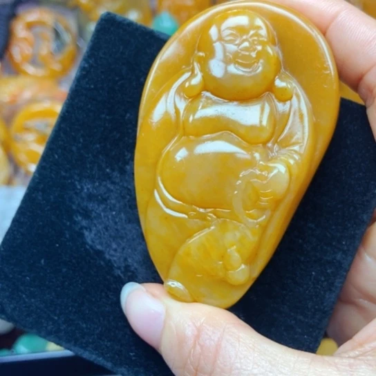 石英质玉（黄龙玉）未镶嵌颈饰