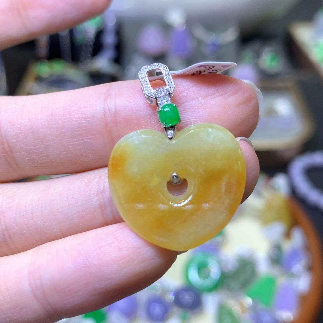 【闪购商品】翡翠颈饰18K金镶嵌翡翠吊坠项链