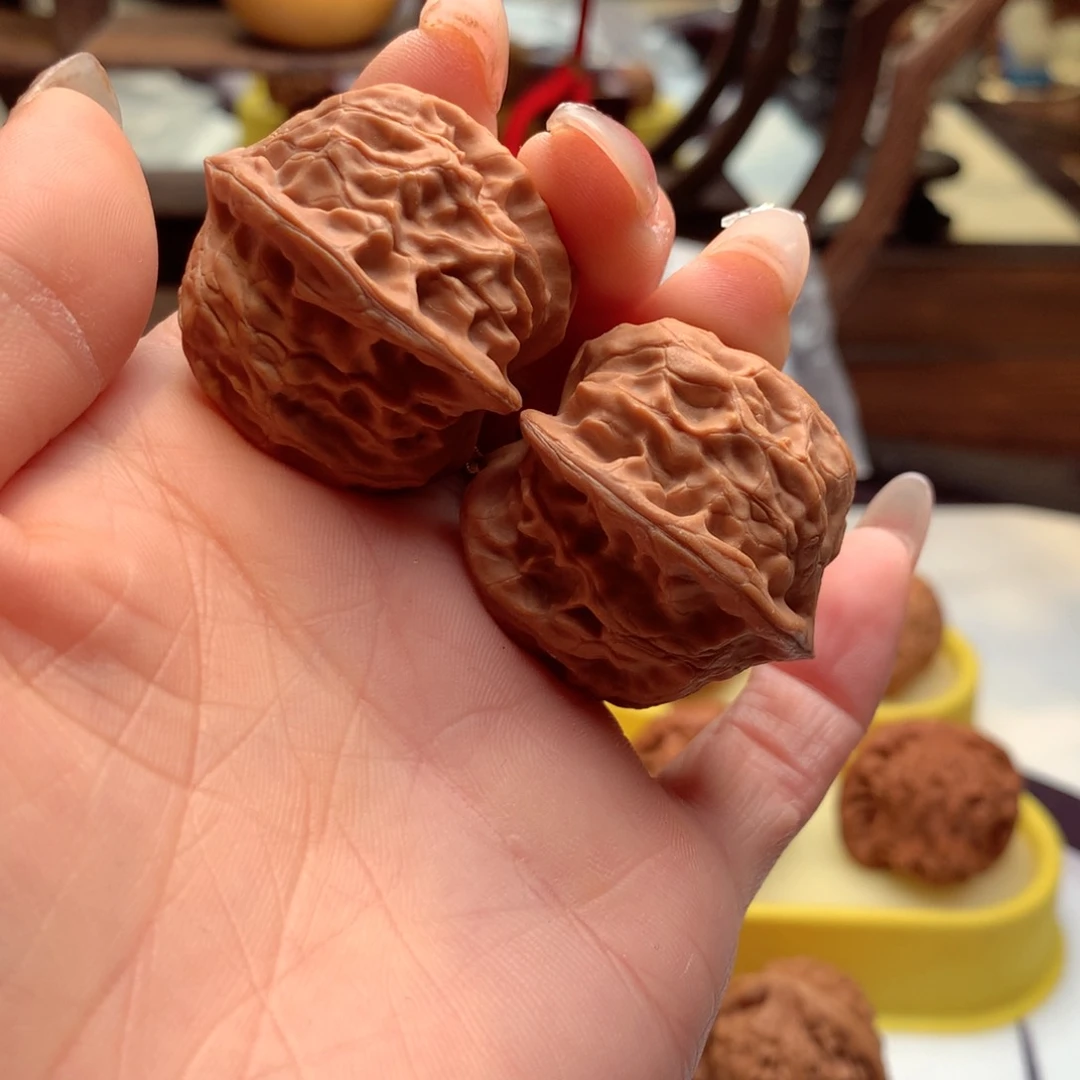 文玩核桃手串螺****角大枣全品。  6号